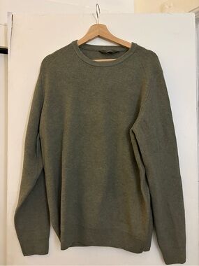 Primark Men's Crewneck Sweater in Olive